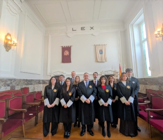 Las magistradas con el presidente del TSXG, sus padrinos y madrinas